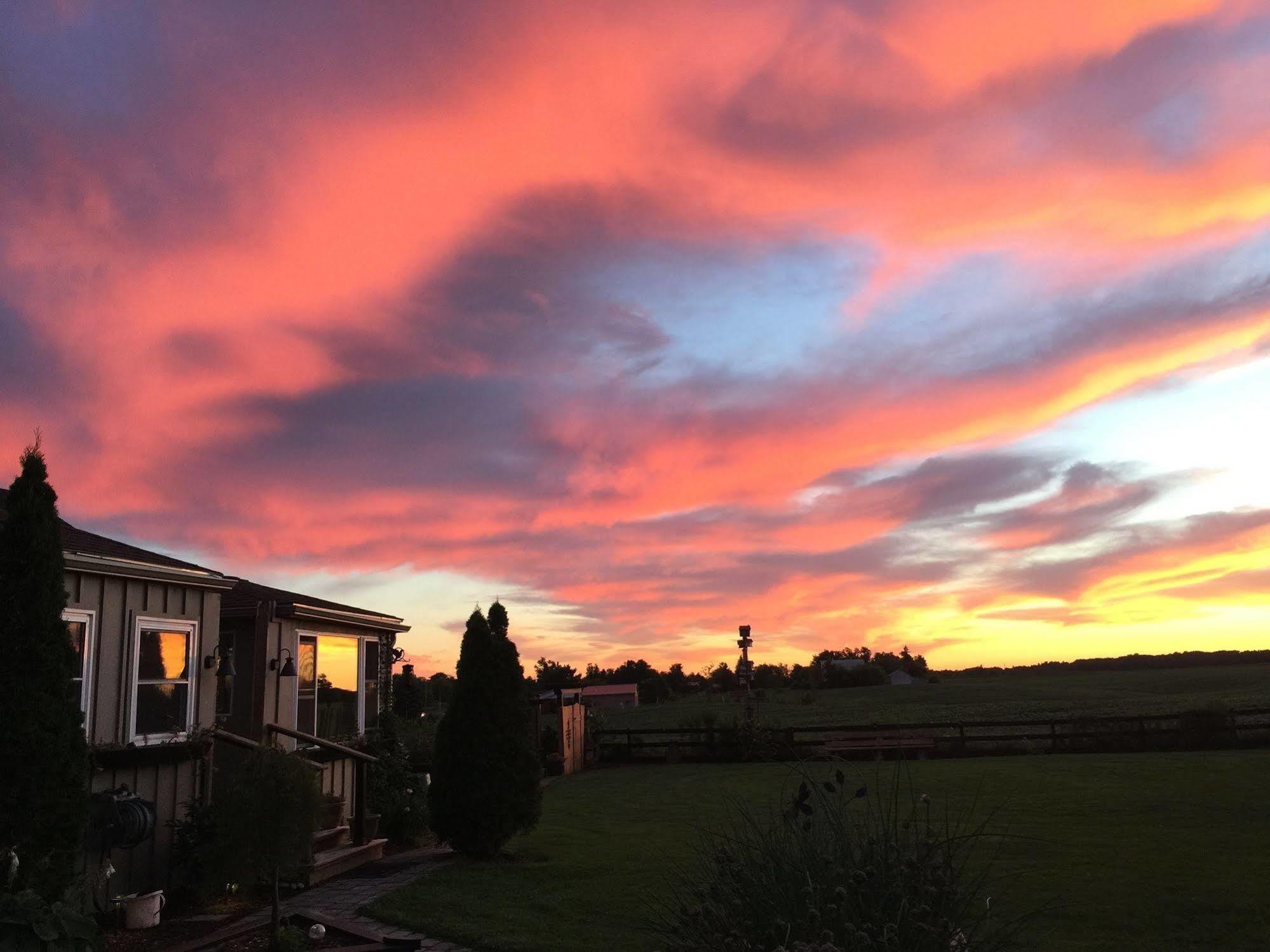 Serenity Ranch Bed & Breakfast Ancaster Luaran gambar