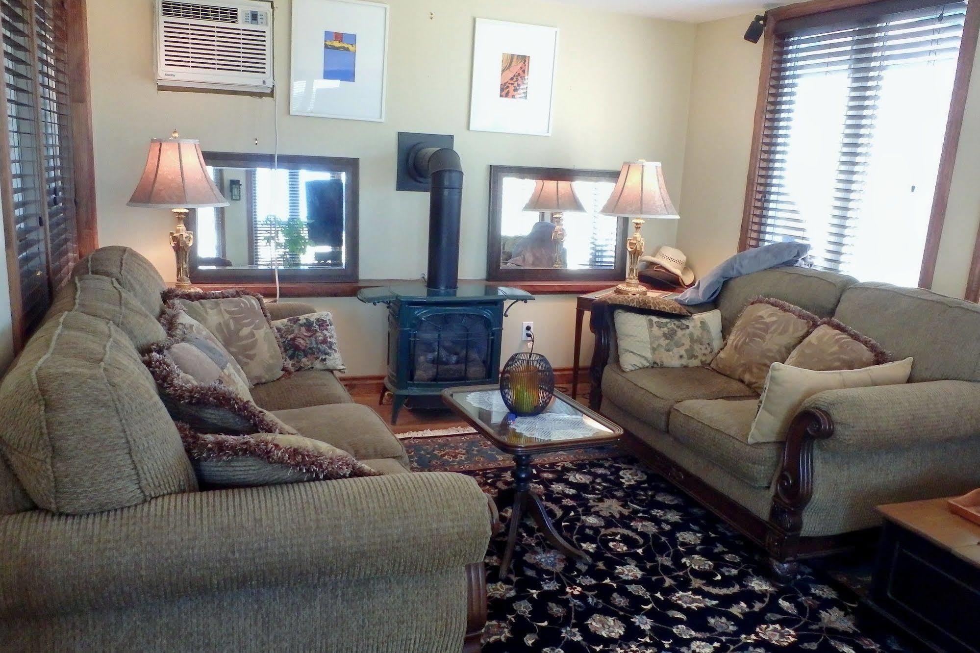 Serenity Ranch Bed & Breakfast Ancaster Luaran gambar